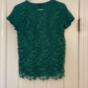 Ann Taylor women’s emerald green tee with floral lace overlay on front size xs